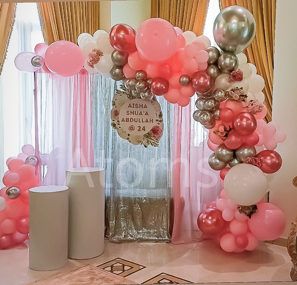 ستارة عيد ميلاد الفتاة باللون الذهبي