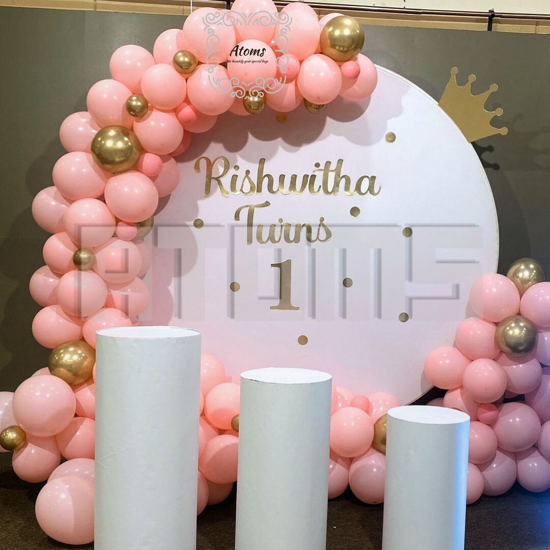 إعداد عيد ميلاد بلاتيني بطابع الفتاة الوردية